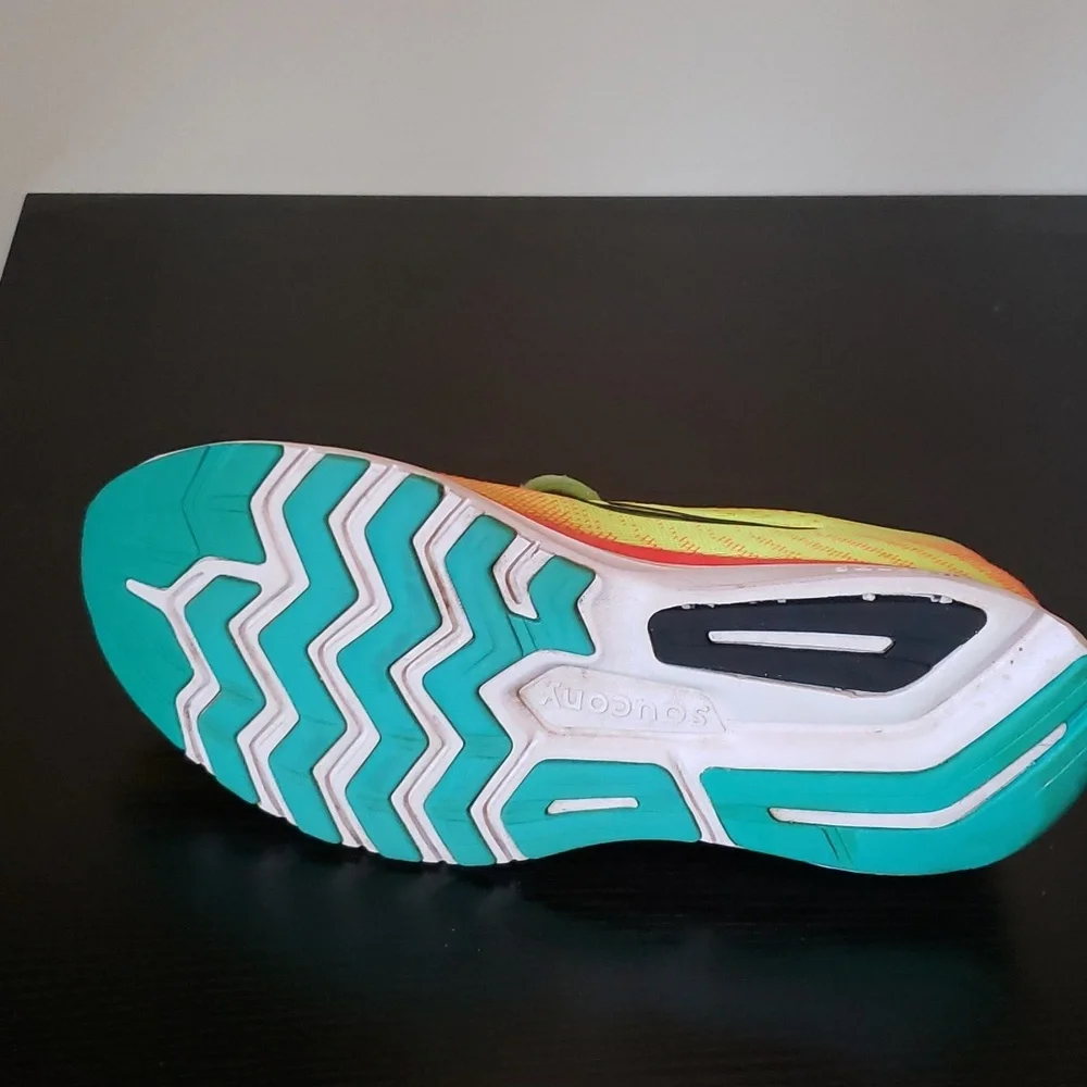 Saucony Ride 13 Powerrun Pre-owned sz10. Wear on left shoe pictured. - Picture 7 of 11